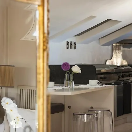Private Penthouse On The Arno River *