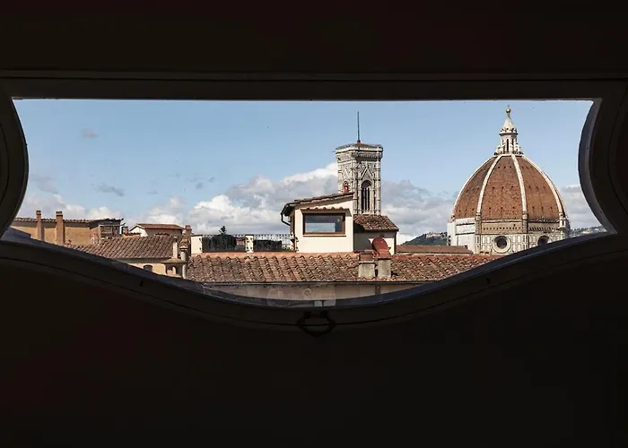 Private Penthouse On The Arno River * Florencja