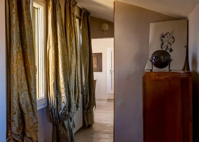 Private Penthouse On The Arno River * Florencja